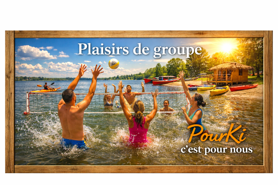 Groupe jouant au volleyball dans l'eau au Domaine Pourki